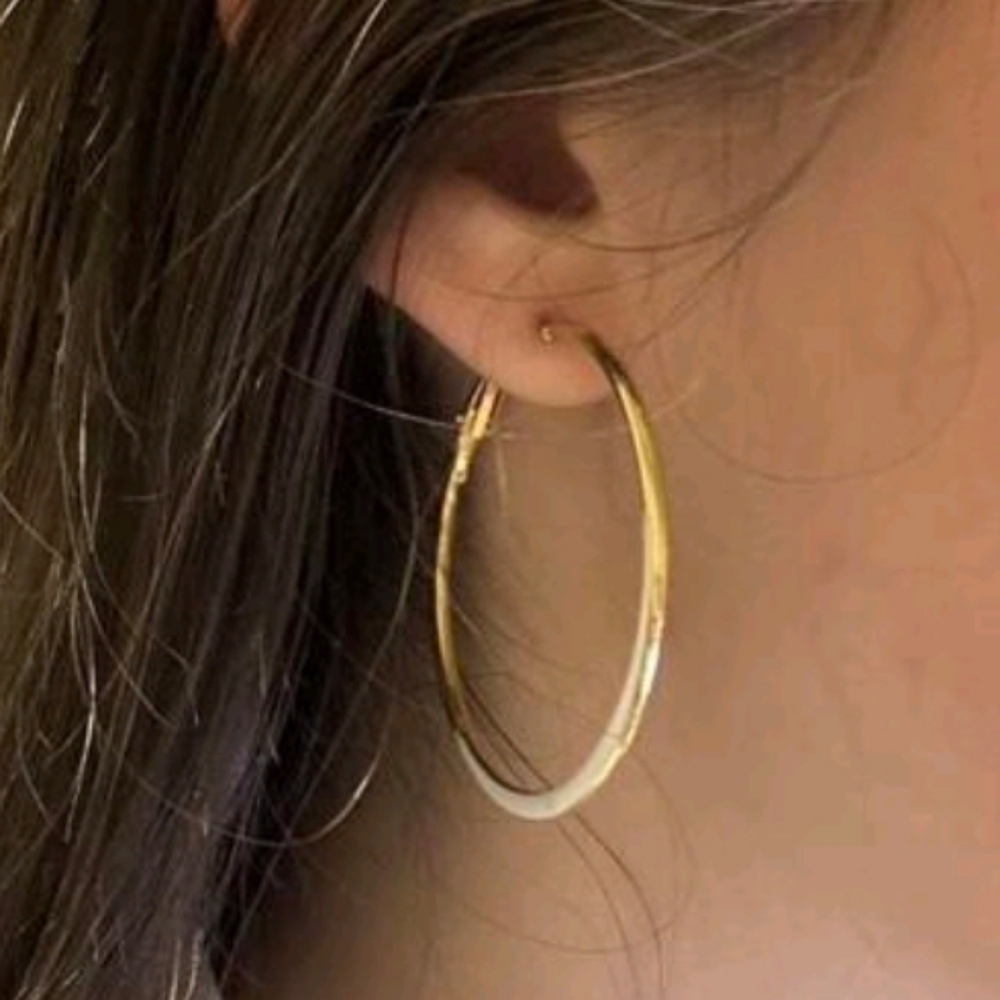 White and gold minimalistic casual hoop earrings nwot